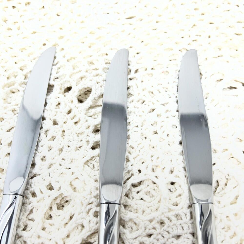 Oneida Lorilei Dinner Knives - Lot of 3 -‎ Stainless Steel Floral Pattern - Picture 4 of 6